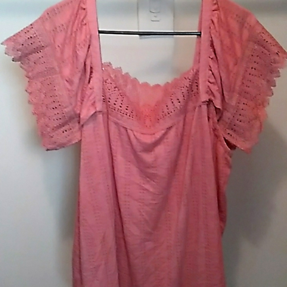 Maurice's size 2 tank top with lace sleeves